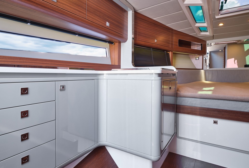Windy 37 Shamal interior